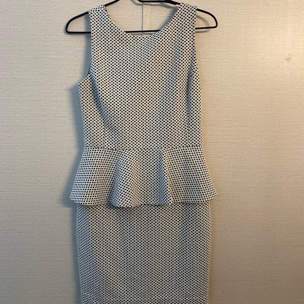 Banana Republic White and Black Peplum Sleeveless